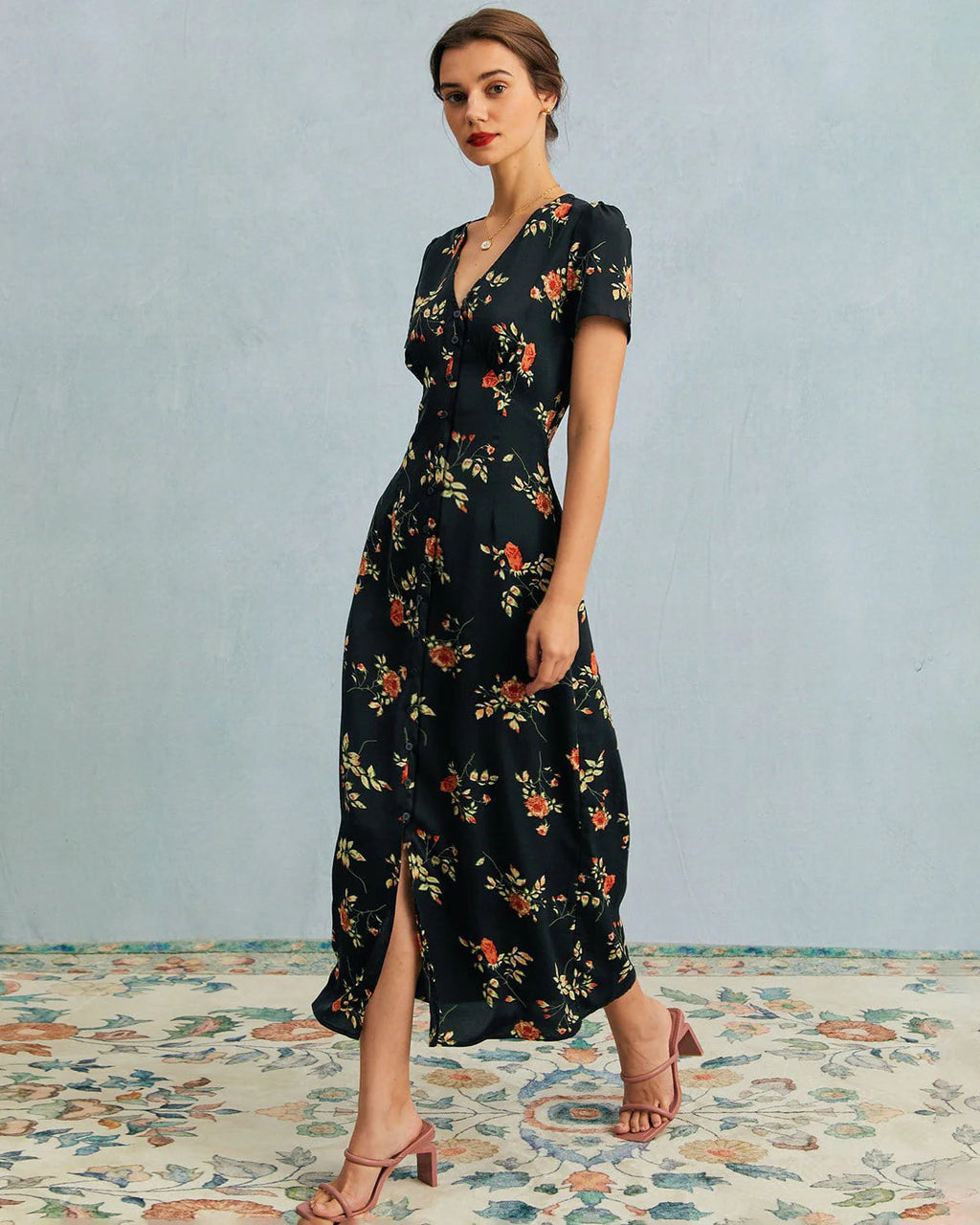 Black Floral V-Neck Maxi Dress - Short Sleeve, Retro Style, Slim Fit